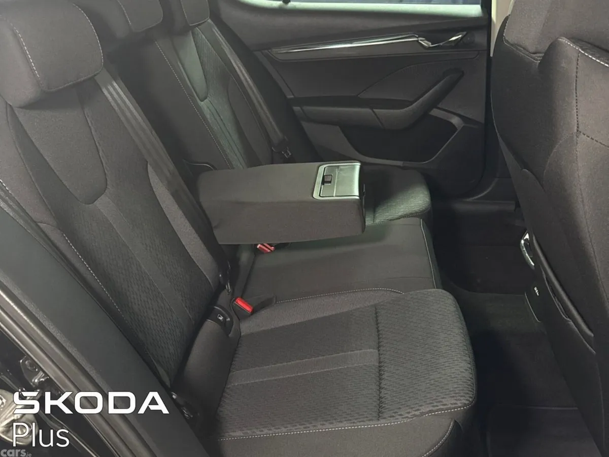 Skoda Octavia Saloon, Petrol, 2023, Black