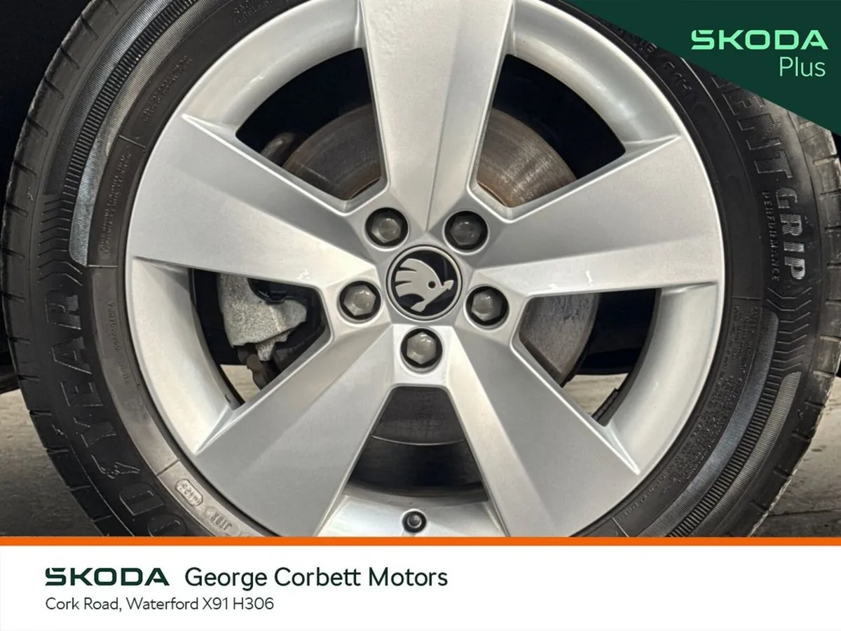 Skoda Scala Hatchback, Petrol, 2026, Grey