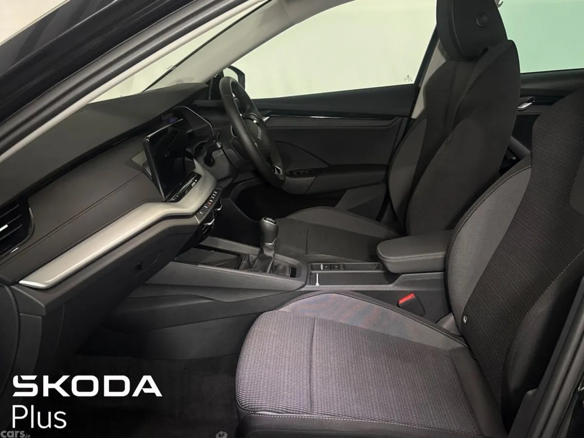 Skoda Octavia Saloon, Diesel, 2026, Black