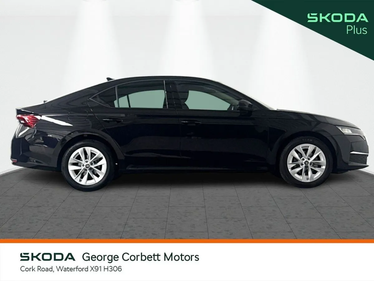 Skoda Octavia Saloon, Diesel, 2026, Black