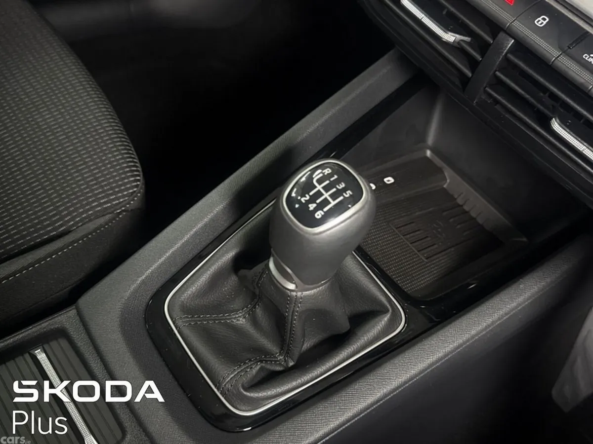 Skoda Octavia Saloon, Diesel, 2026, Black