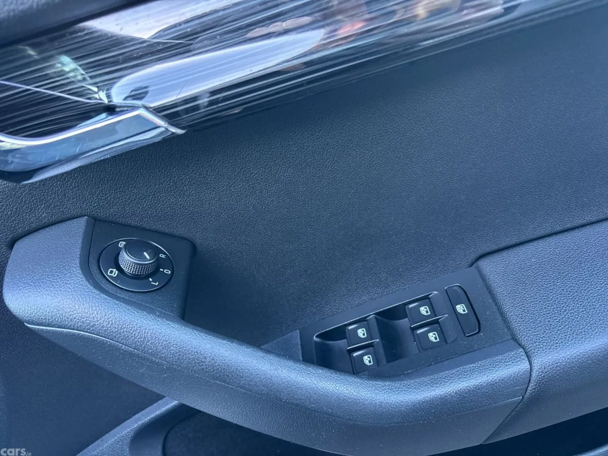 Skoda Octavia Saloon, Petrol, 2018, Grey