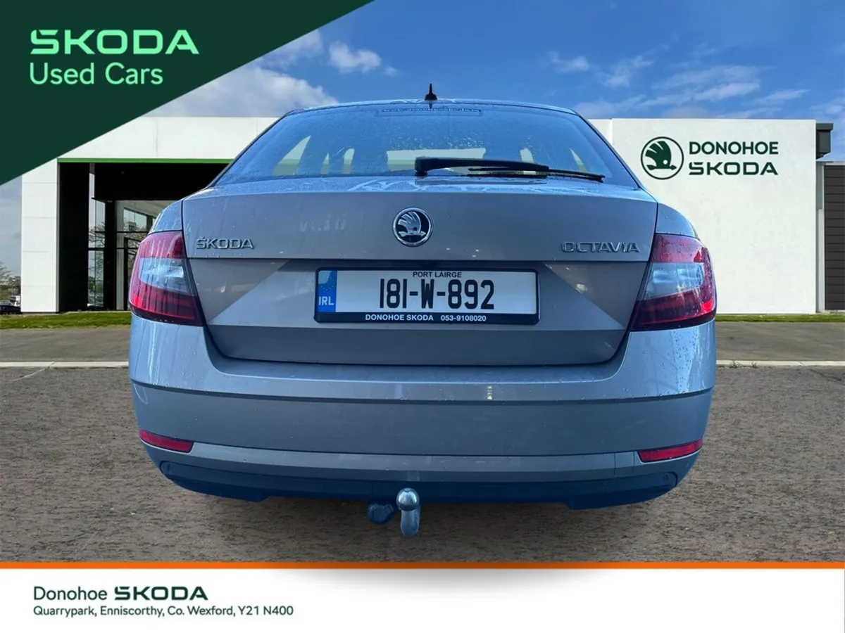Skoda Octavia Saloon, Petrol, 2018, Grey
