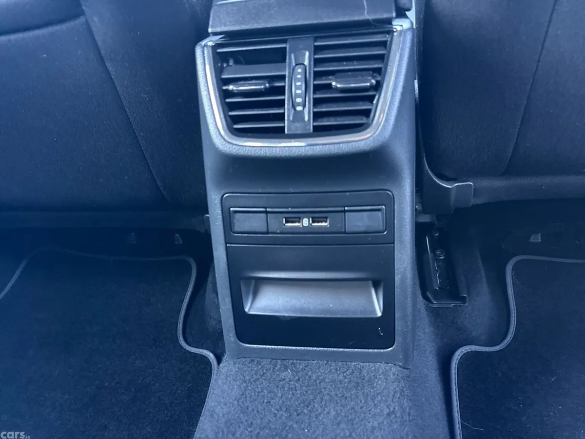Skoda Octavia Saloon, Petrol, 2018, Grey