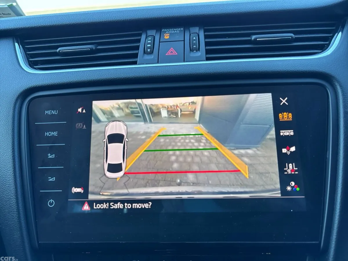 Skoda Octavia Saloon, Petrol, 2018, Grey