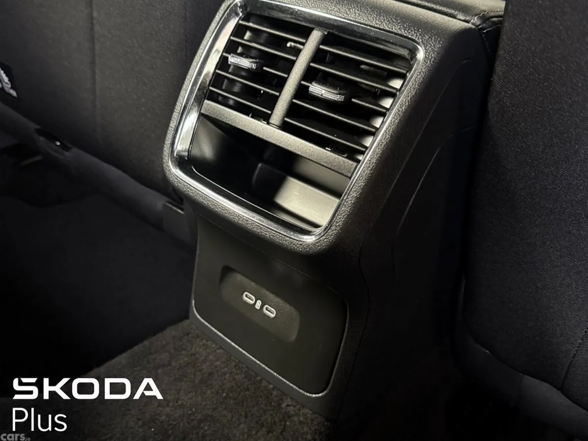 Skoda Octavia Saloon, Diesel, 2022, Blue
