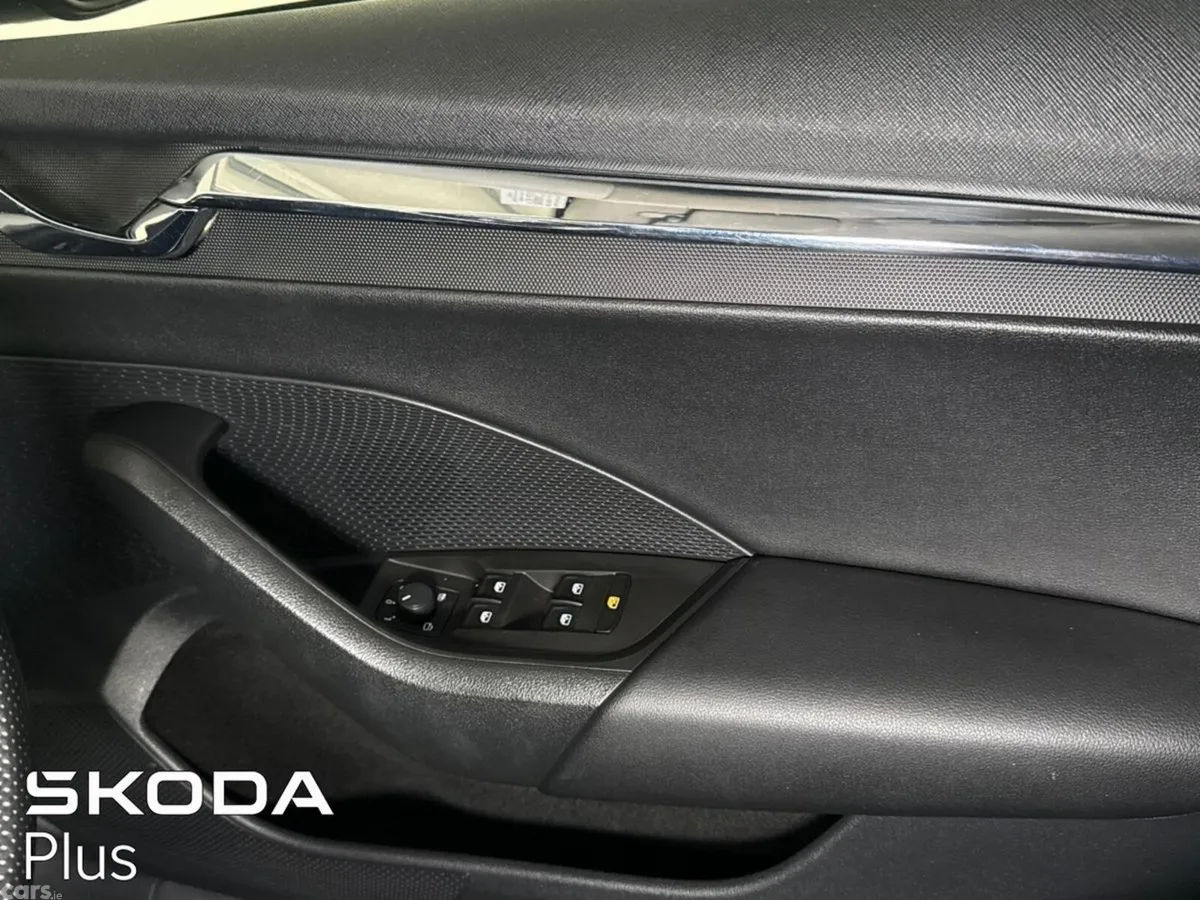 Skoda Octavia Saloon, Diesel, 2022, Blue