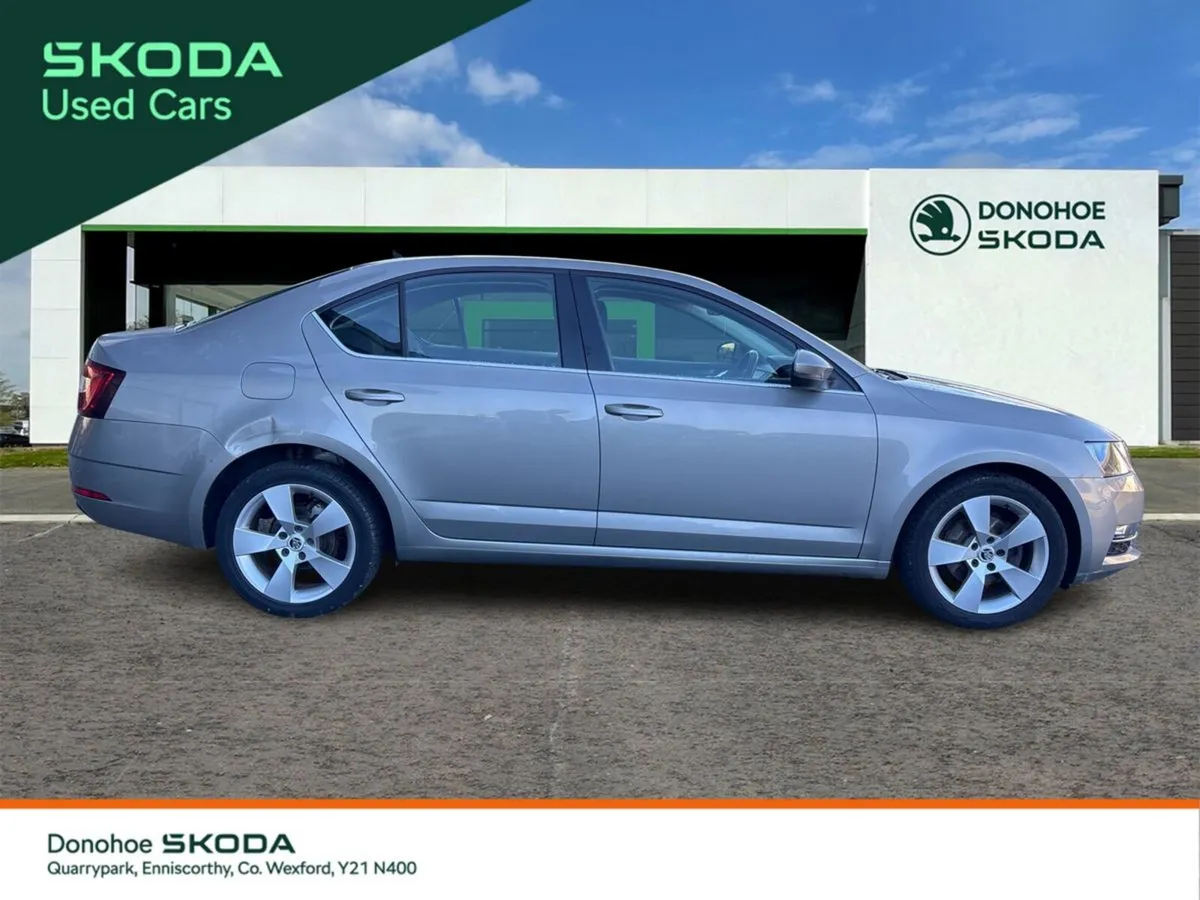 Skoda Octavia Saloon, Petrol, 2018, Grey