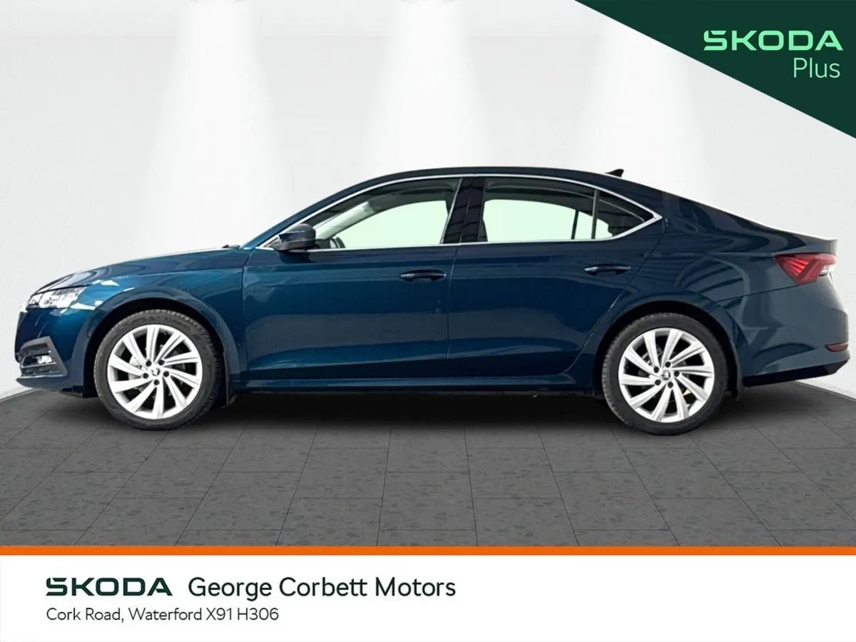Skoda Octavia Saloon, Diesel, 2022, Blue