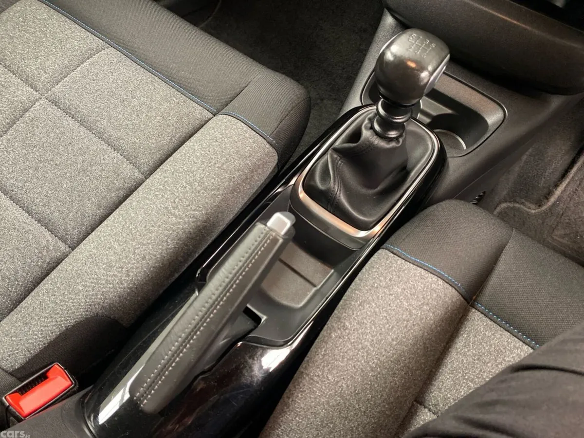 Citroen C4 Cactus Hatchback, Petrol, 2020, White