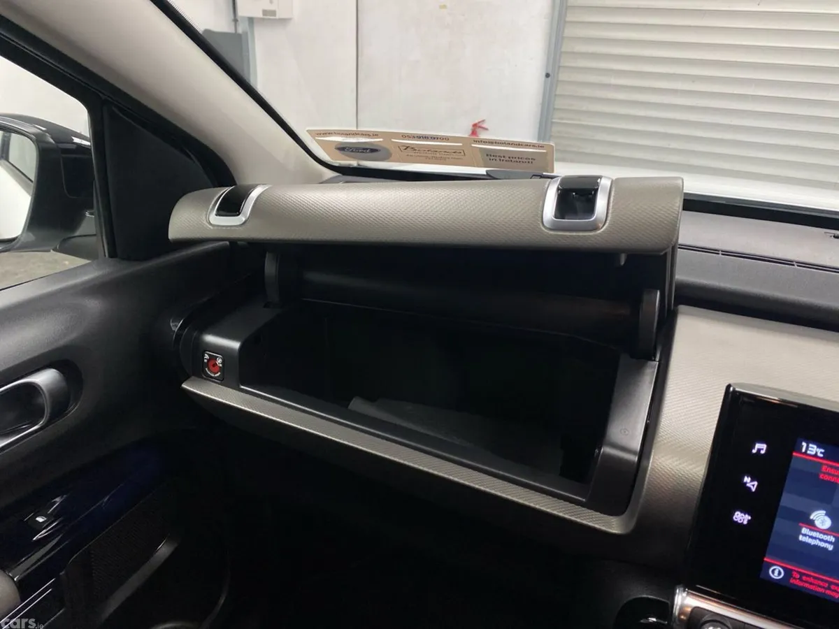 Citroen C4 Cactus Hatchback, Petrol, 2020, White