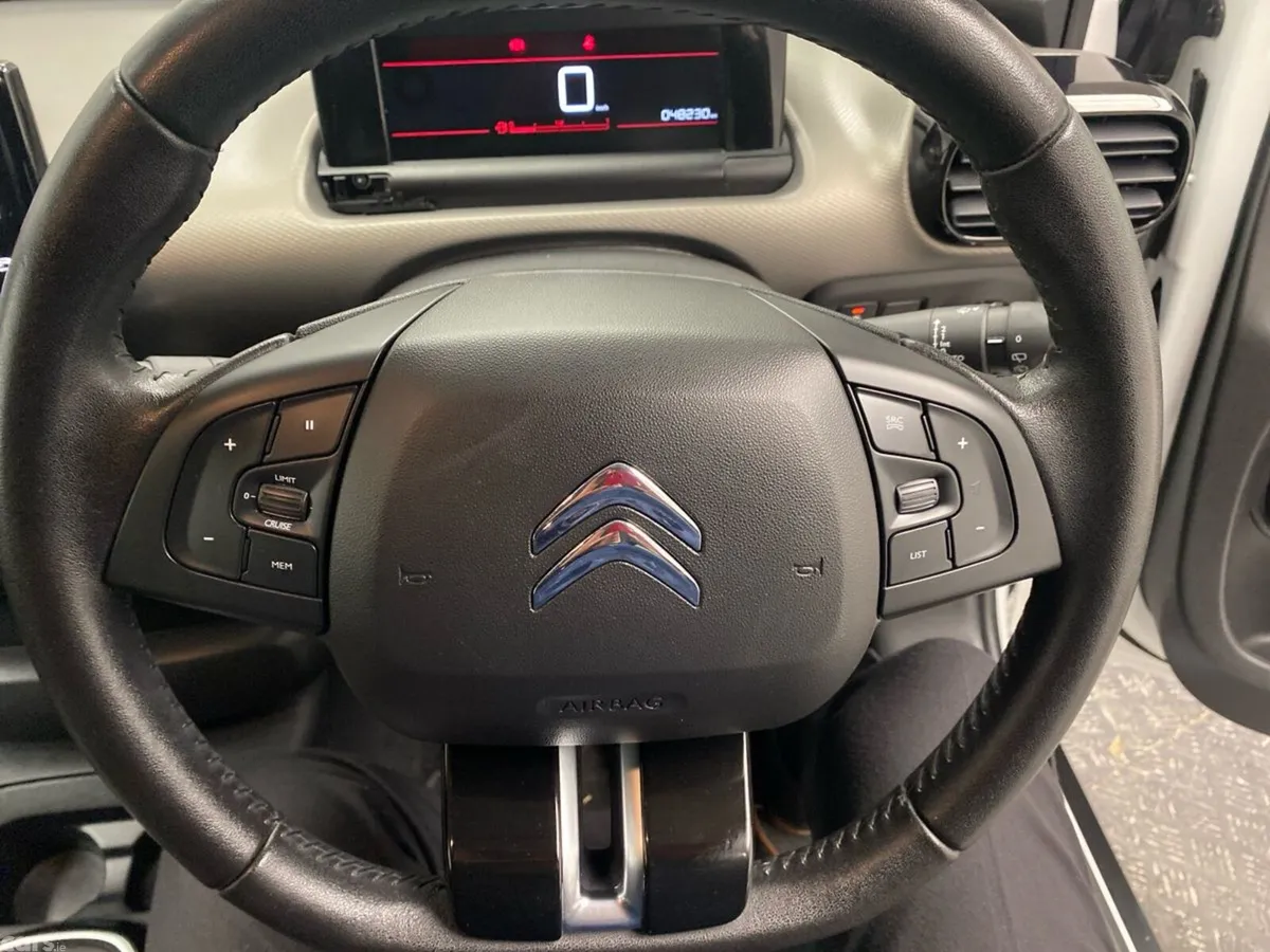 Citroen C4 Cactus Hatchback, Petrol, 2020, White
