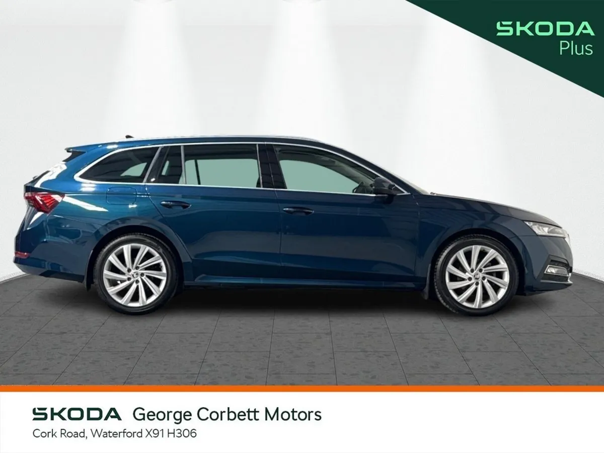 Skoda Octavia Estate, Petrol, 2023, Blue