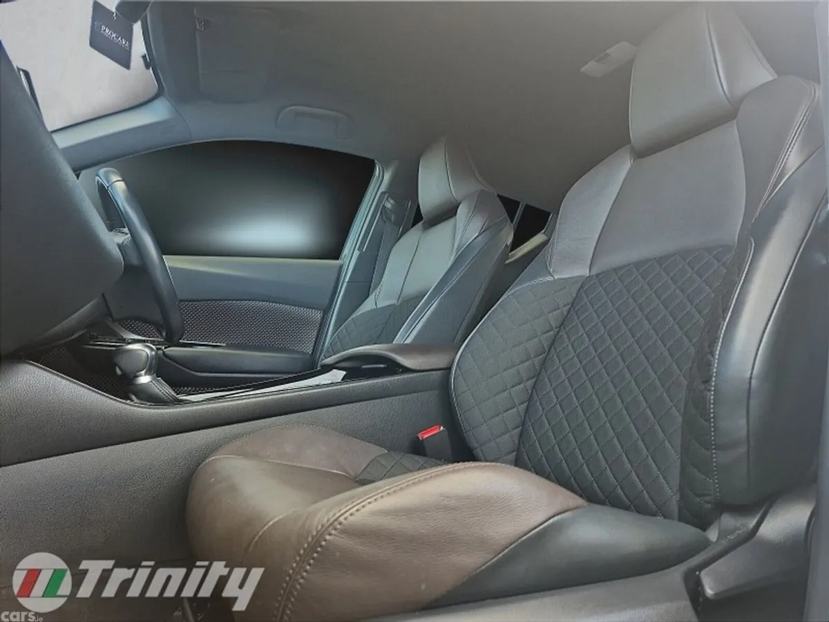 Toyota C-HR SUV, Petrol Hybrid, 2018, White