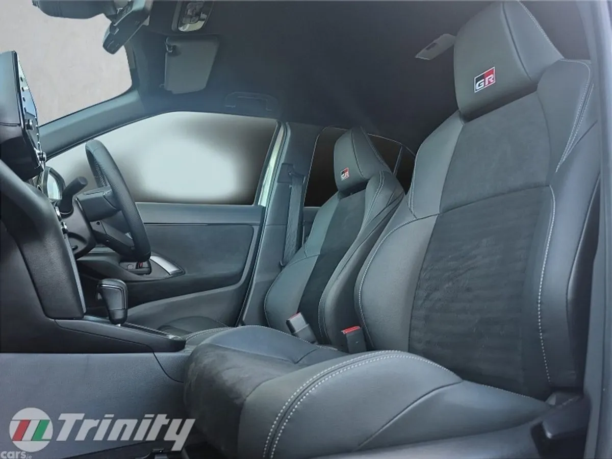 Toyota Yaris Cross SUV, Petrol Hybrid, 2023, Silver