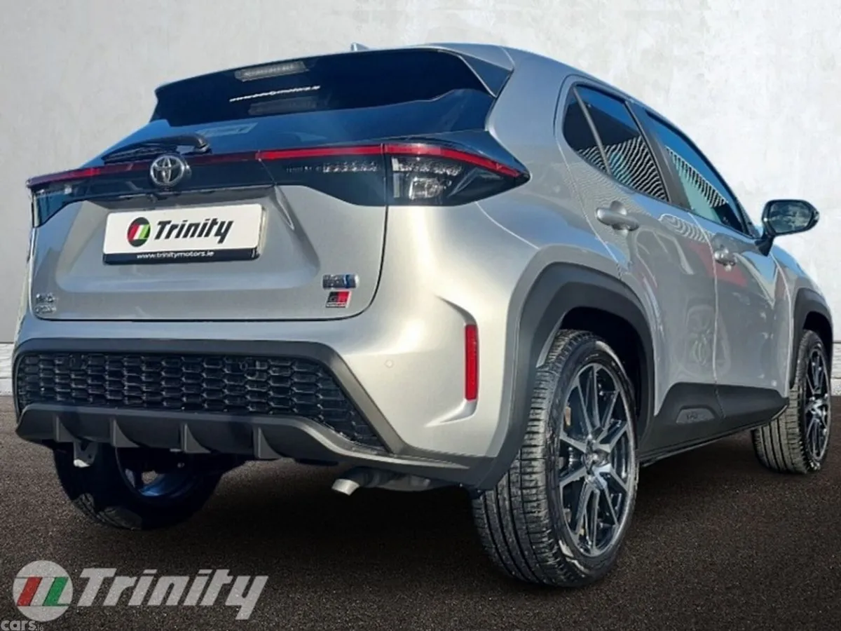 Toyota Yaris Cross SUV, Petrol Hybrid, 2023, Silver