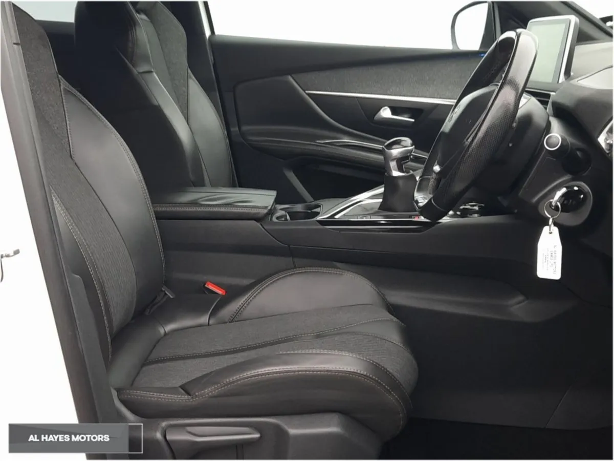 Peugeot 3008 SUV, Petrol, 2017, White