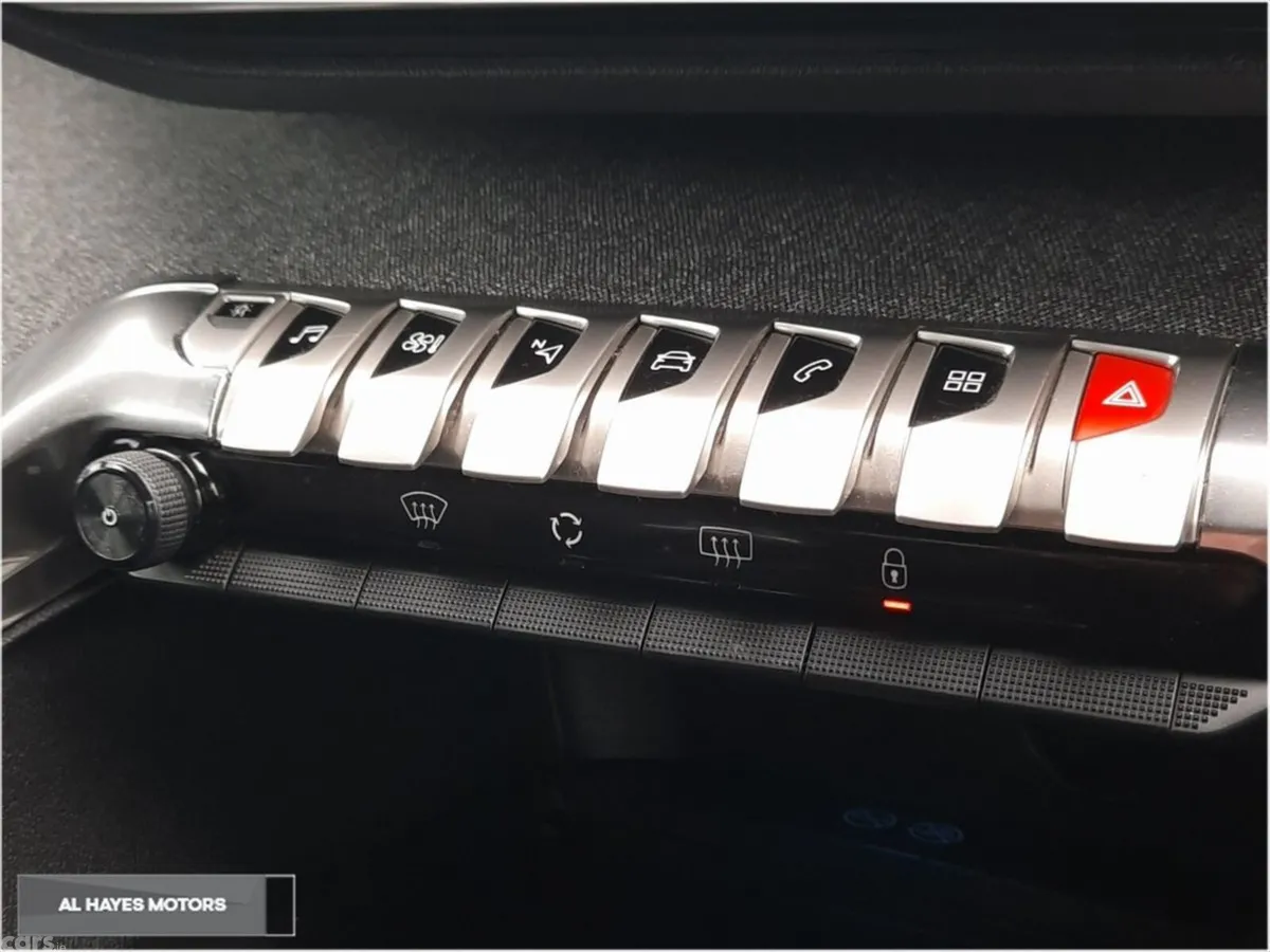 Peugeot 3008 SUV, Petrol, 2017, White