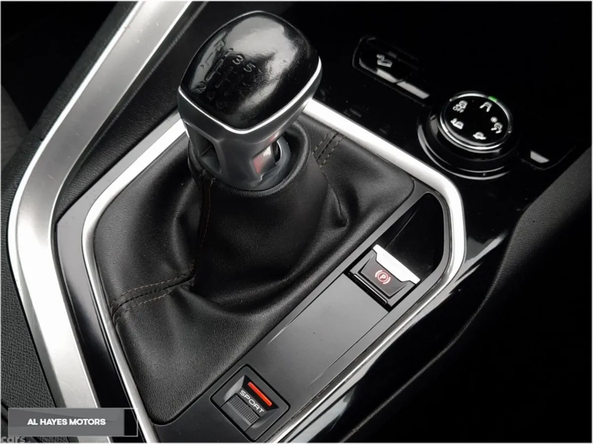 Peugeot 3008 SUV, Petrol, 2017, White