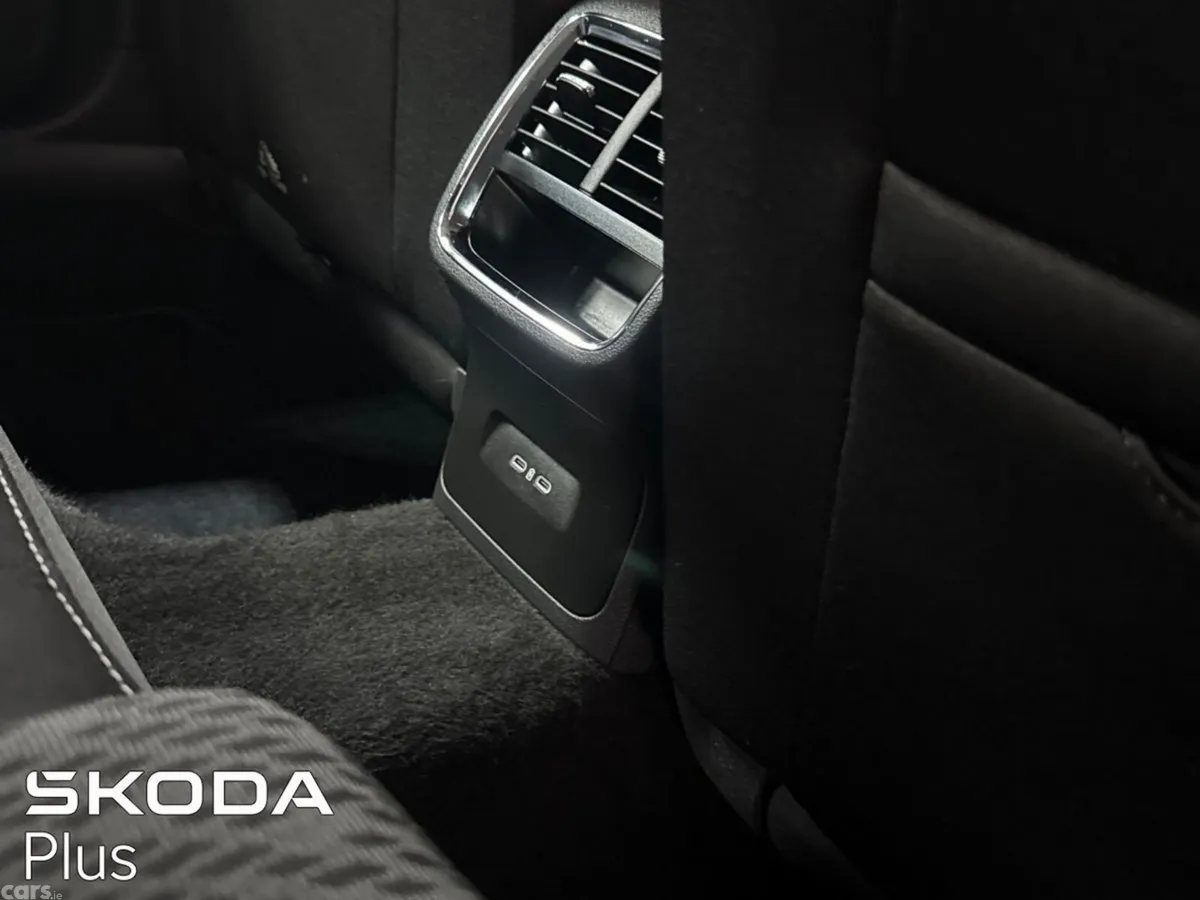 Skoda Octavia Estate, Petrol, 2023, Blue