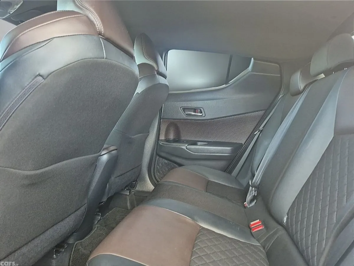 Toyota C-HR SUV, Petrol Hybrid, 2018, White