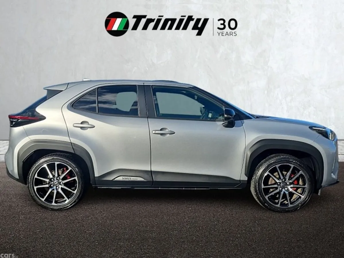 Toyota Yaris Cross SUV, Petrol Hybrid, 2023, Silver