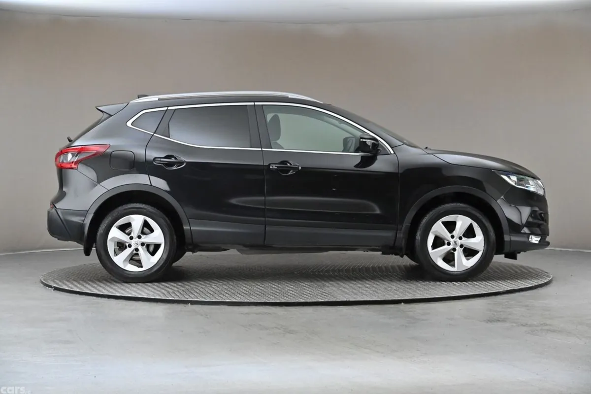 Nissan Qashqai SUV, Petrol, 2019, Black