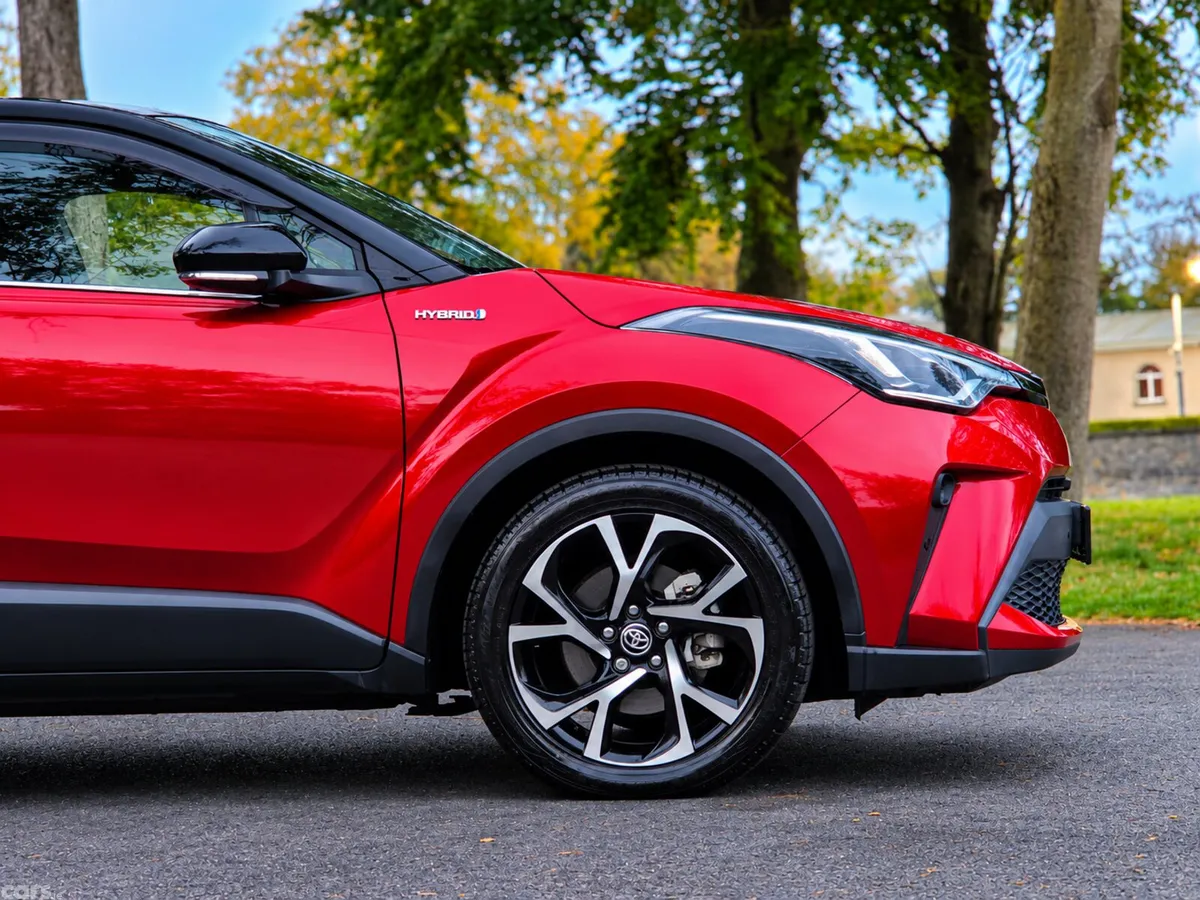 Toyota C-HR SUV, Petrol Hybrid, 2019, Red