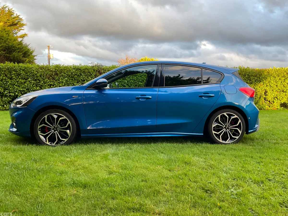Ford Focus Hatchback, Petrol, 2020, Blue