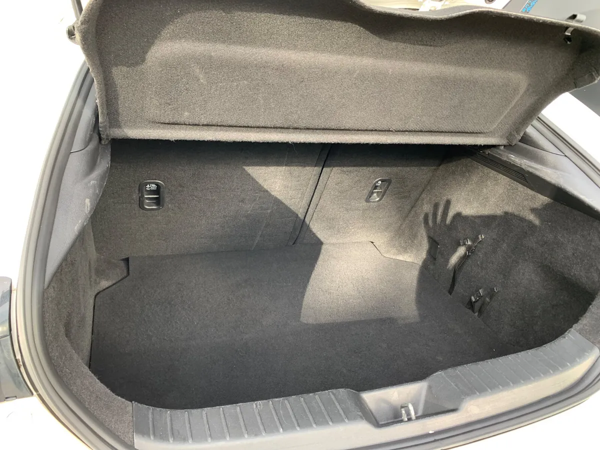 Mazda Mazda3 Hatchback, Petrol Hybrid, 2019, White