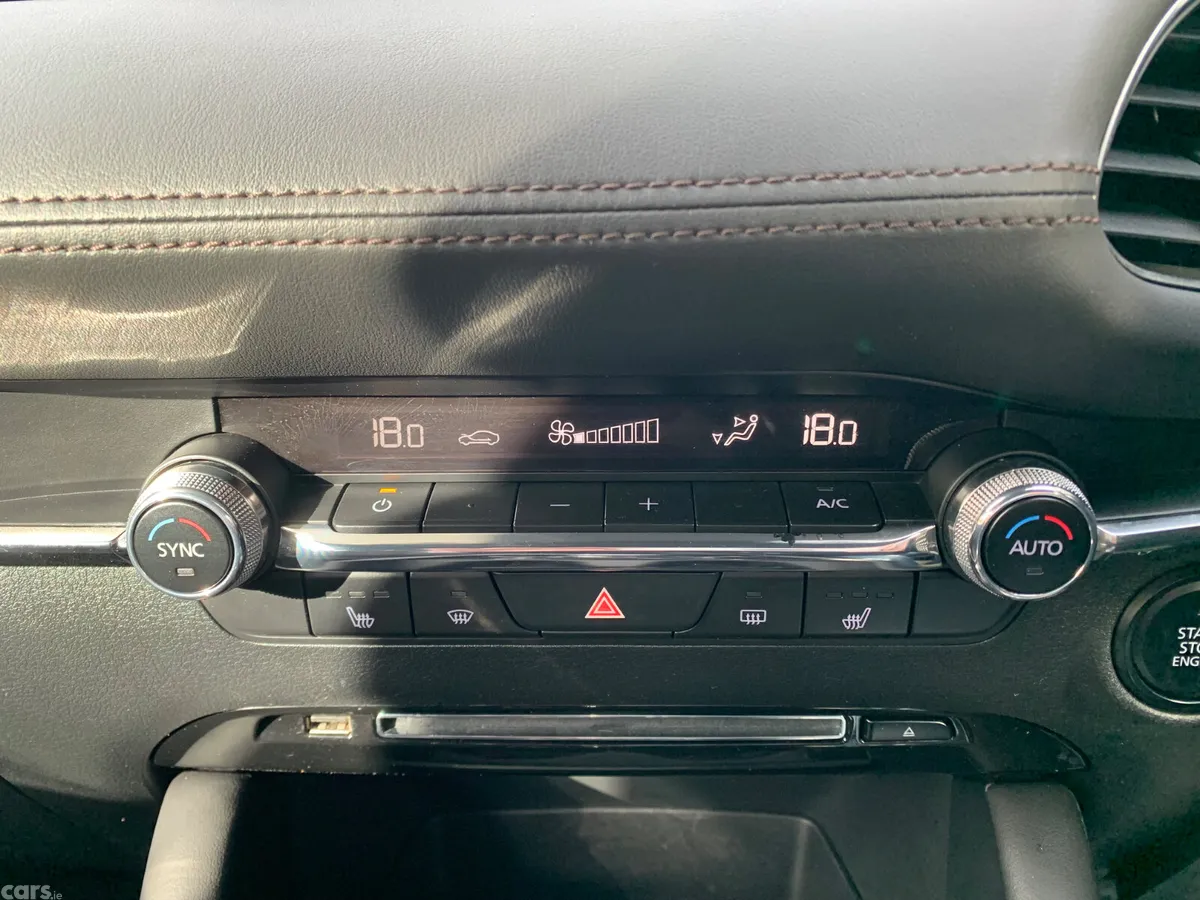 Mazda Mazda3 Hatchback, Petrol Hybrid, 2019, White