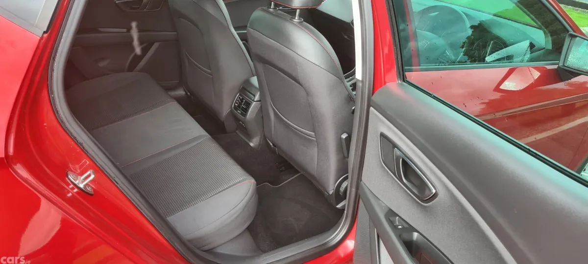 SEAT Leon Hatchback, Petrol, 2020, Red