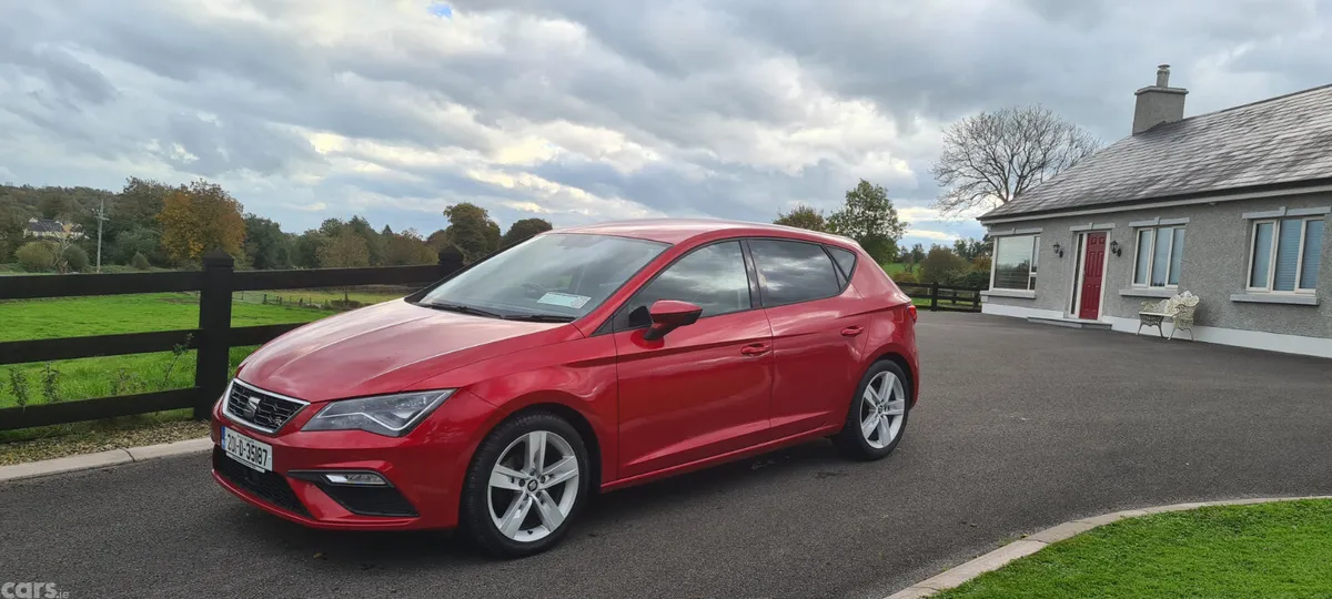 SEAT Leon Hatchback, Petrol, 2020, Red