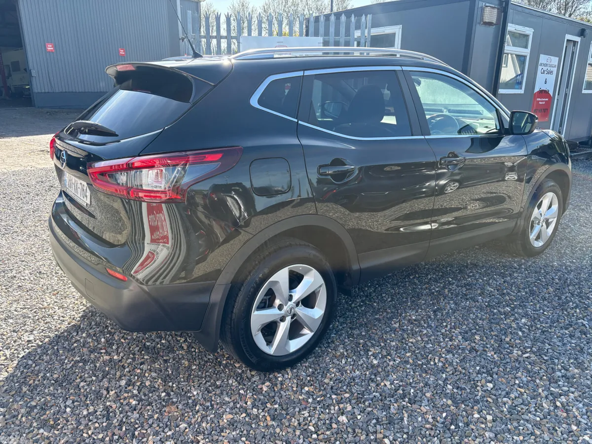 Nissan Qashqai MPV, Petrol, 2020, Black