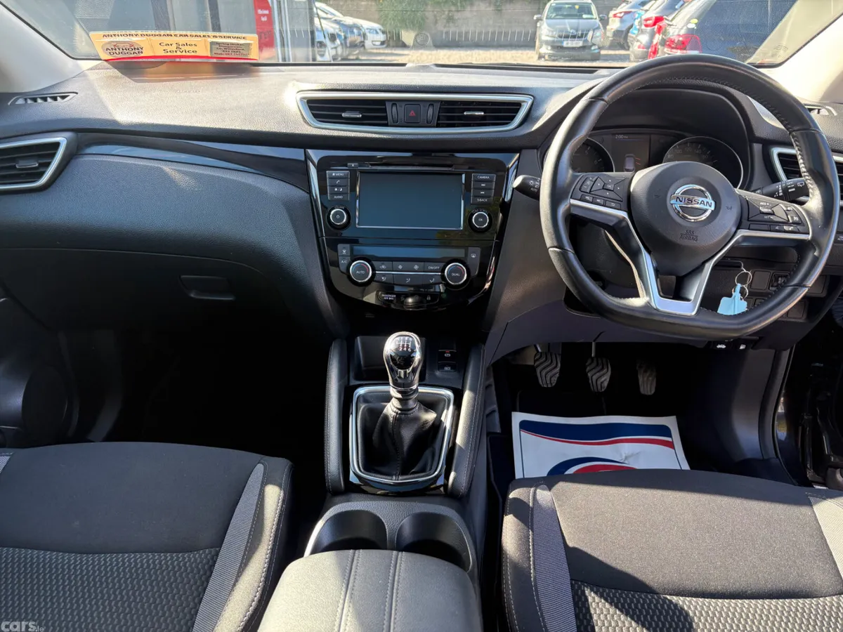 Nissan Qashqai MPV, Petrol, 2020, Black