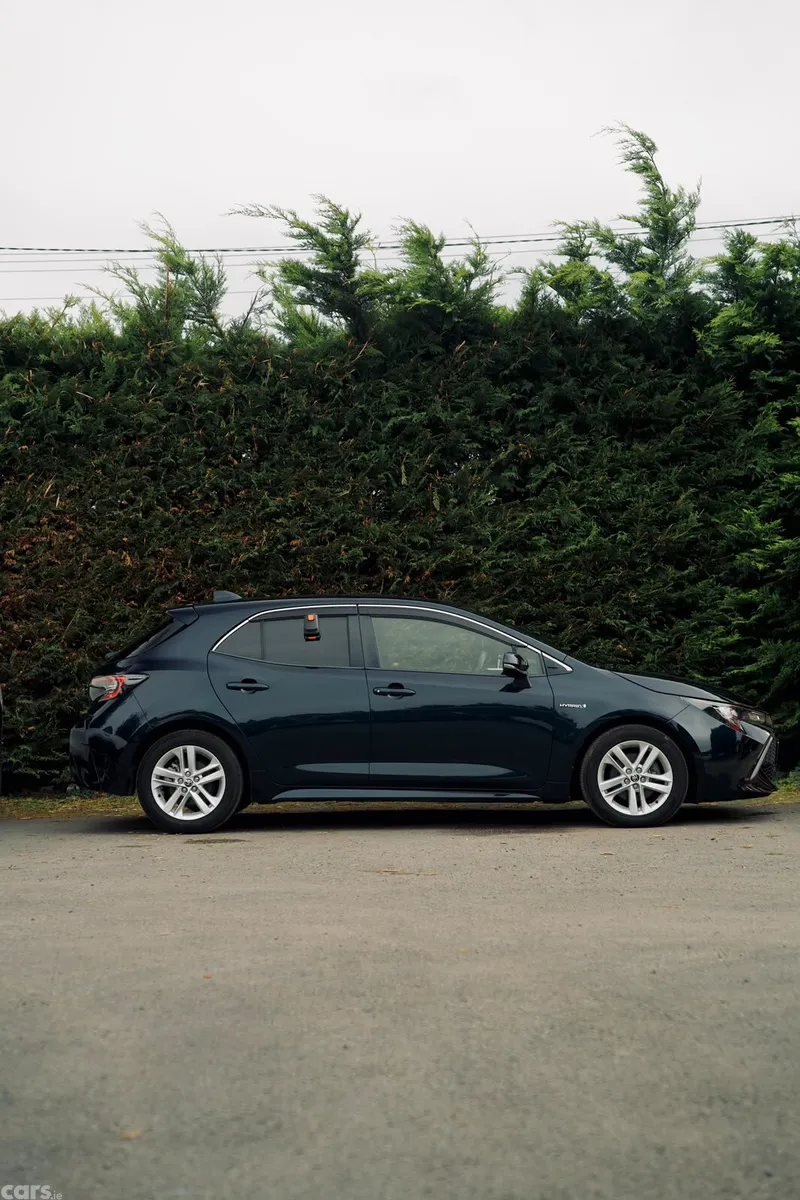 Toyota Corolla Hatchback, Petrol Hybrid, 2018, Blue