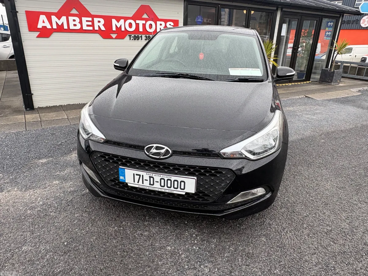 Hyundai i20 Hatchback, Petrol, 2017, Black