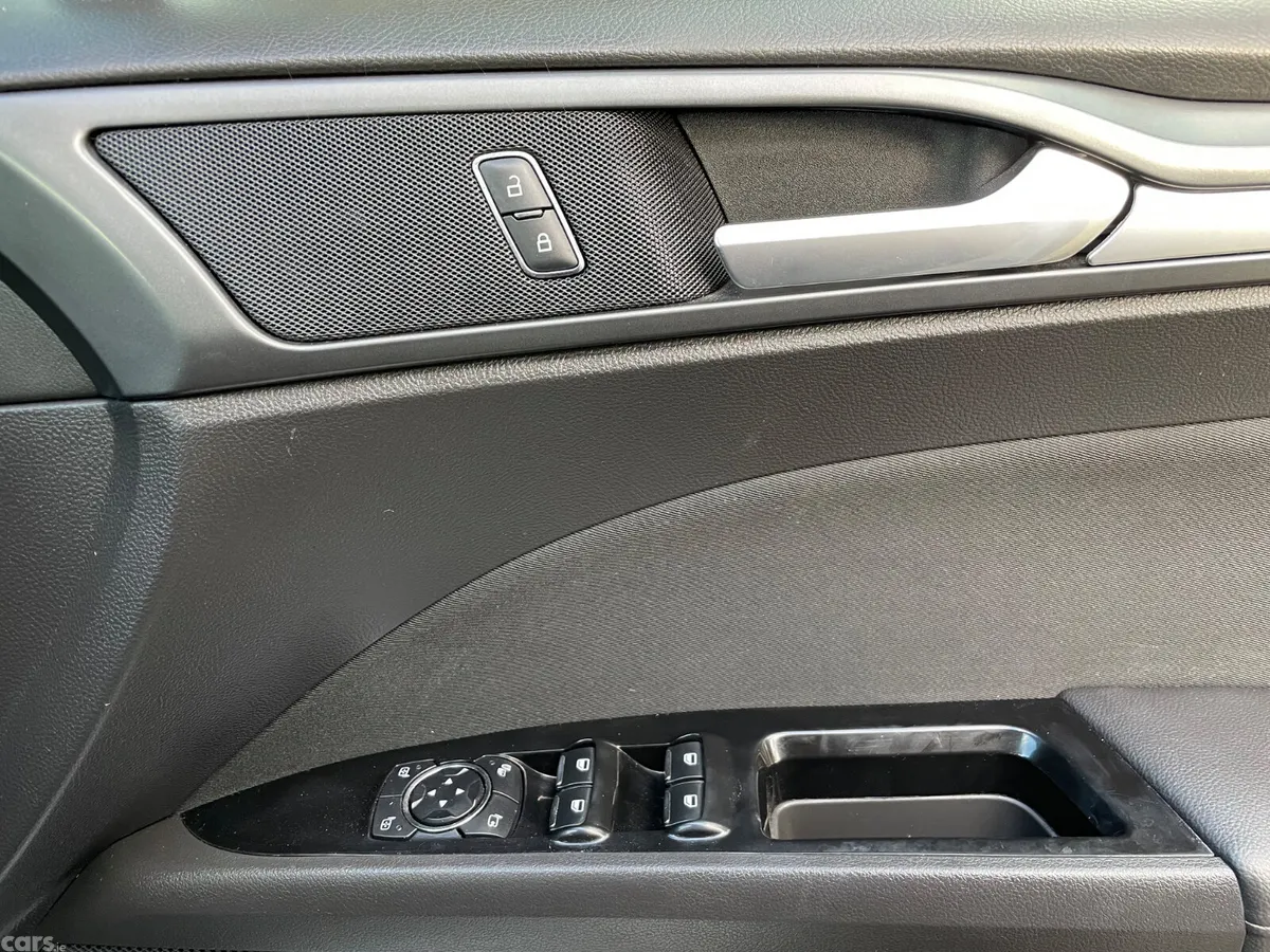 Ford Mondeo Hatchback, Diesel, 2015, White