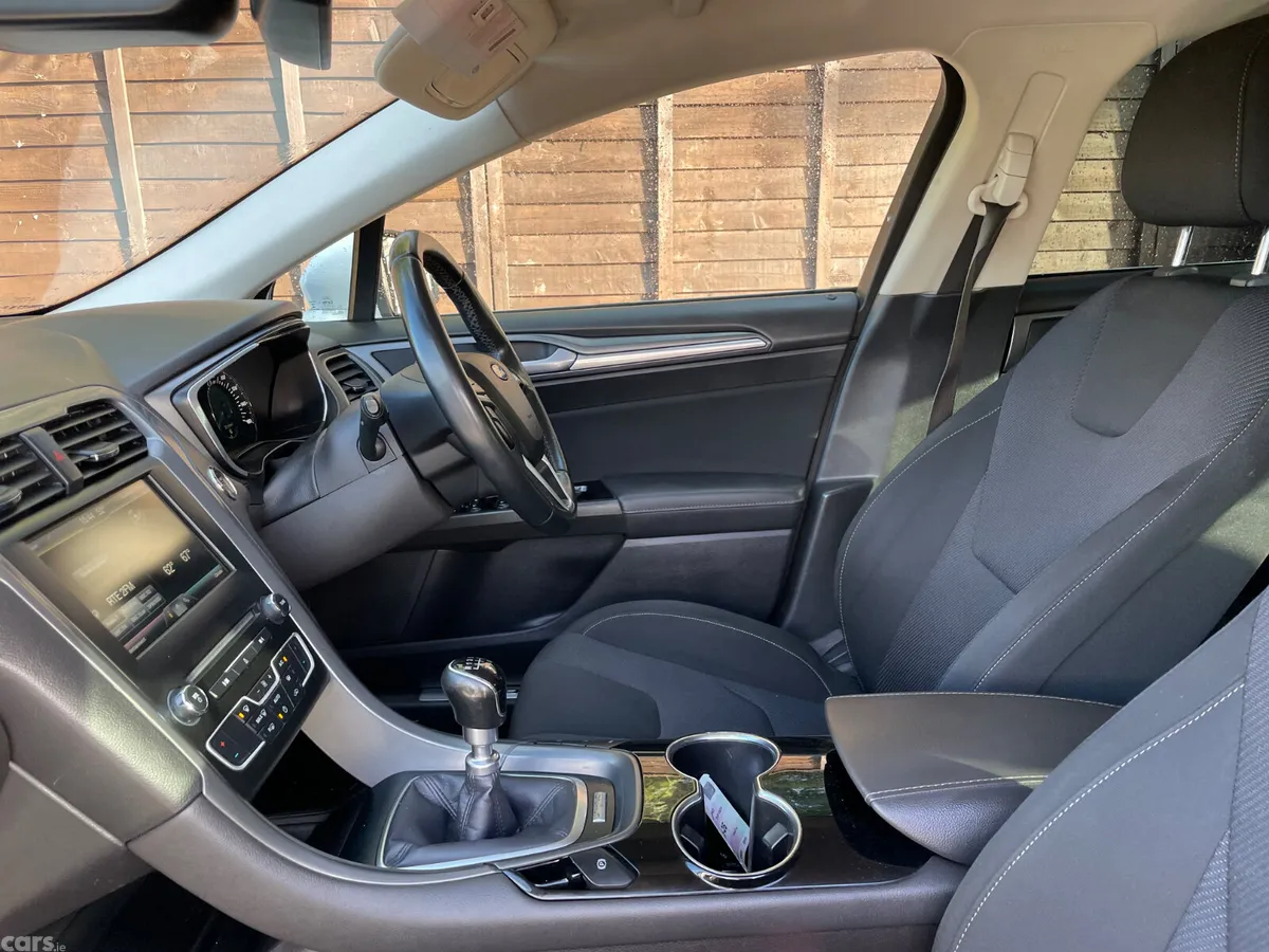 Ford Mondeo Hatchback, Diesel, 2015, White