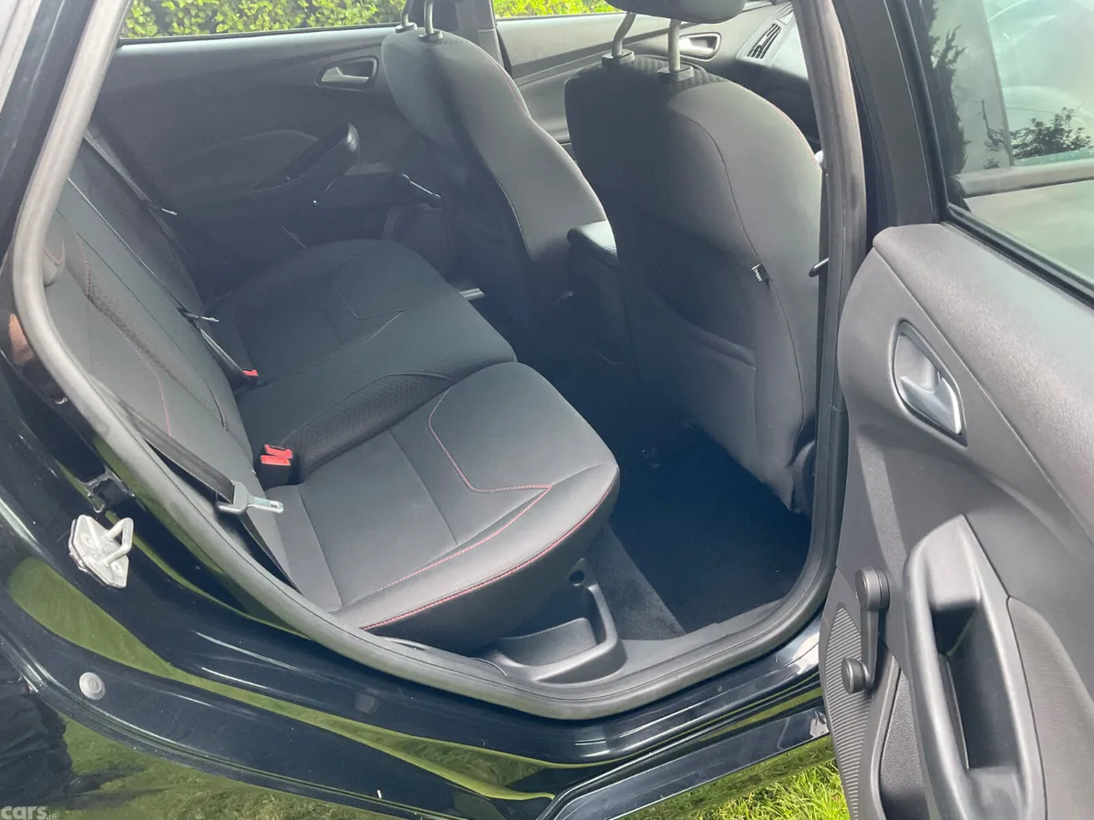 Ford Focus Hatchback, Diesel, 2017, Black