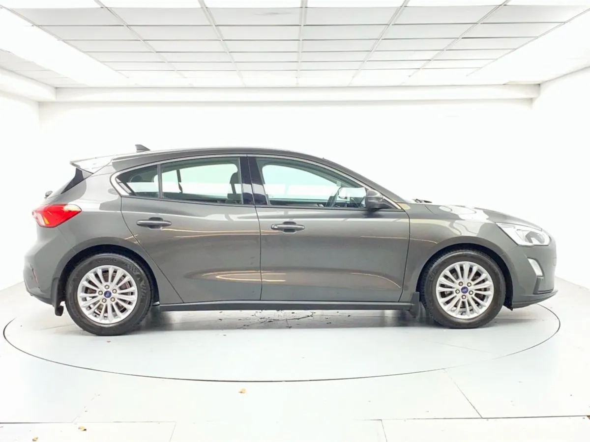 Ford Focus Hatchback, Petrol, 2019, Grey