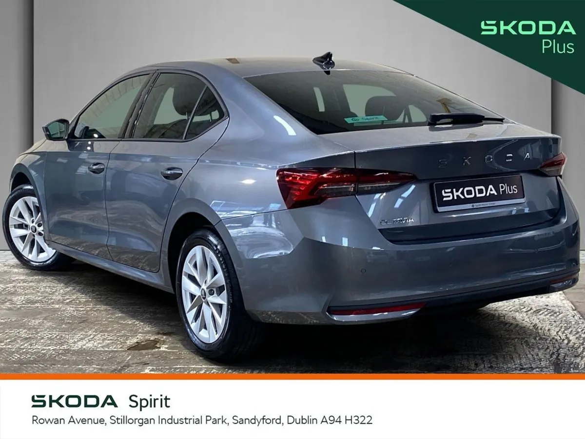 Skoda Octavia Saloon, Diesel, 2026, Grey