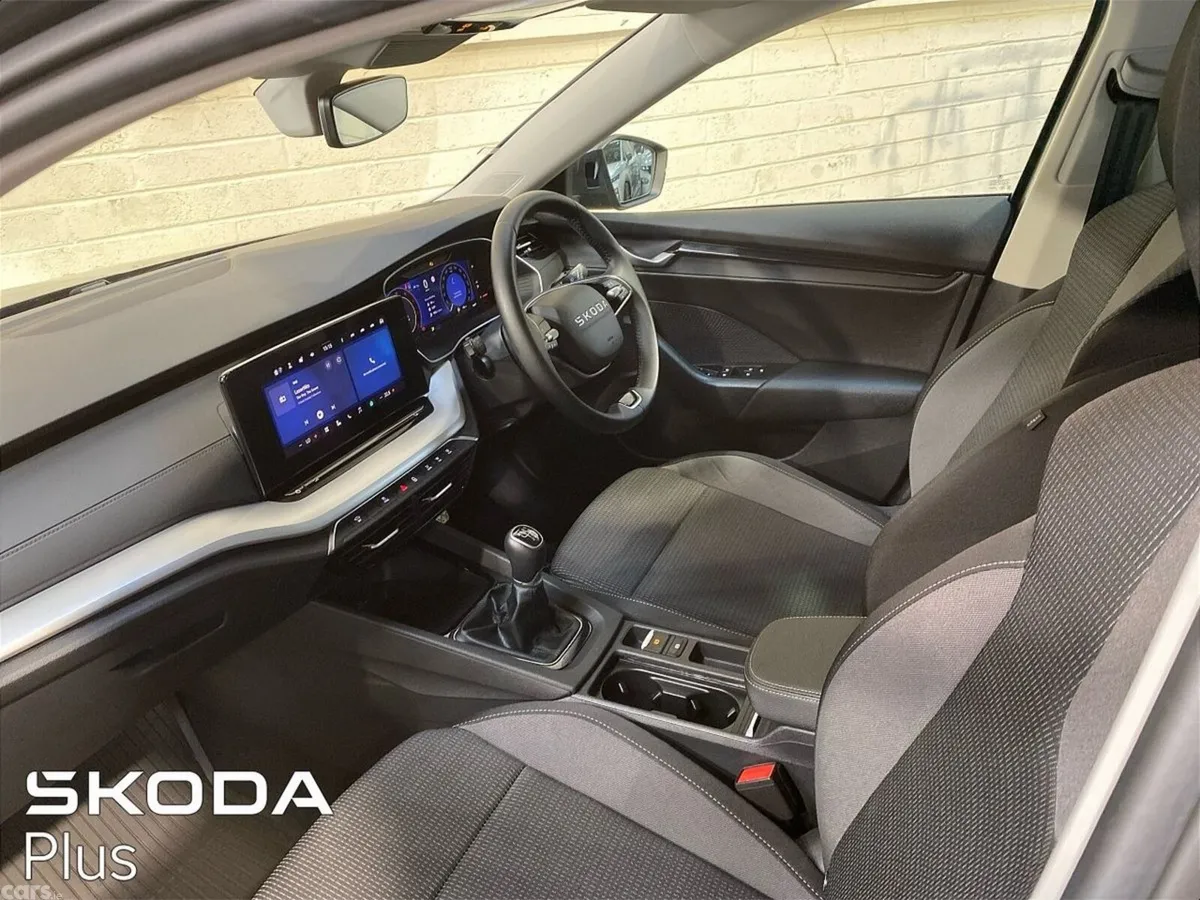 Skoda Octavia Saloon, Diesel, 2026, Grey