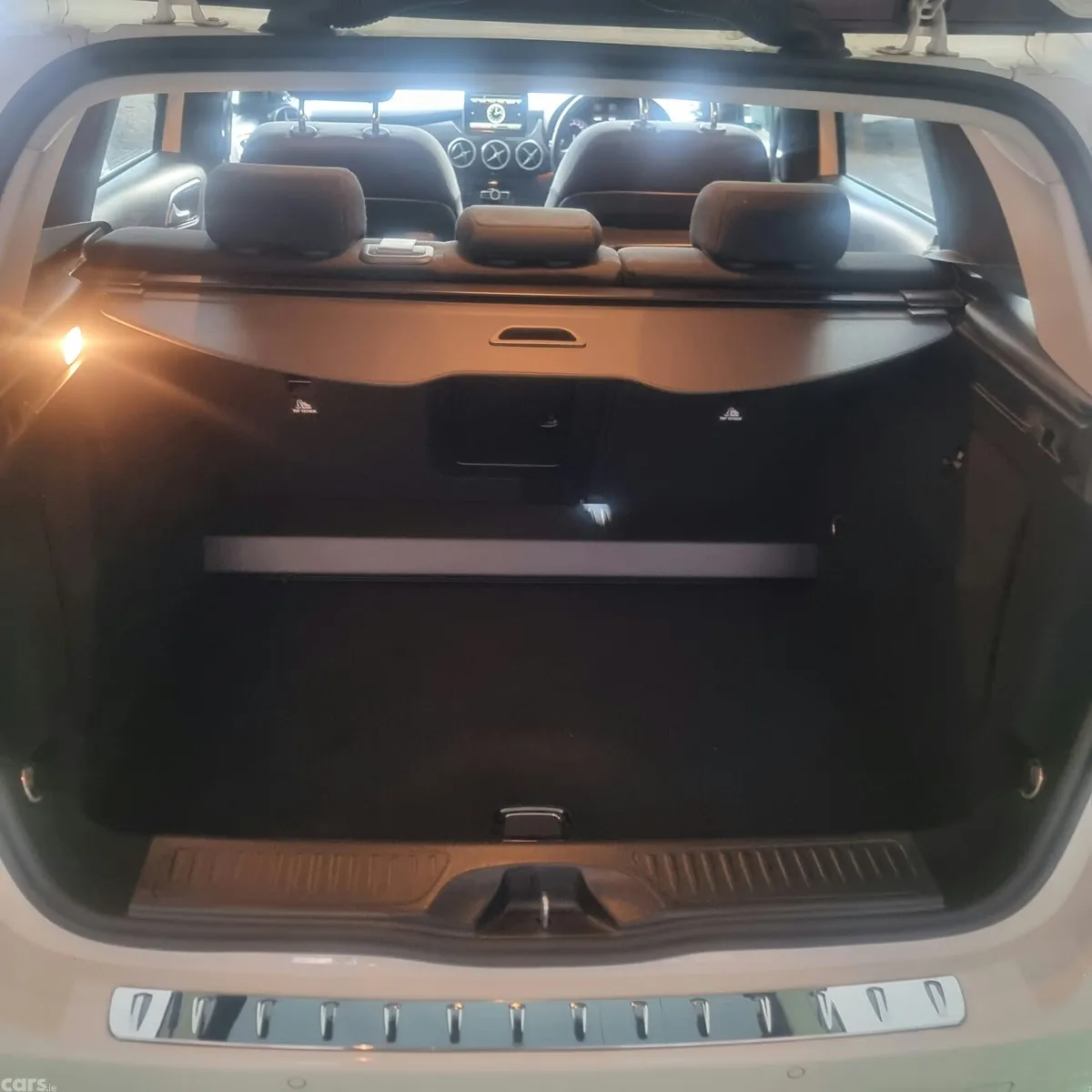 Mercedes-Benz B-Class Hatchback, Petrol, 2014, White