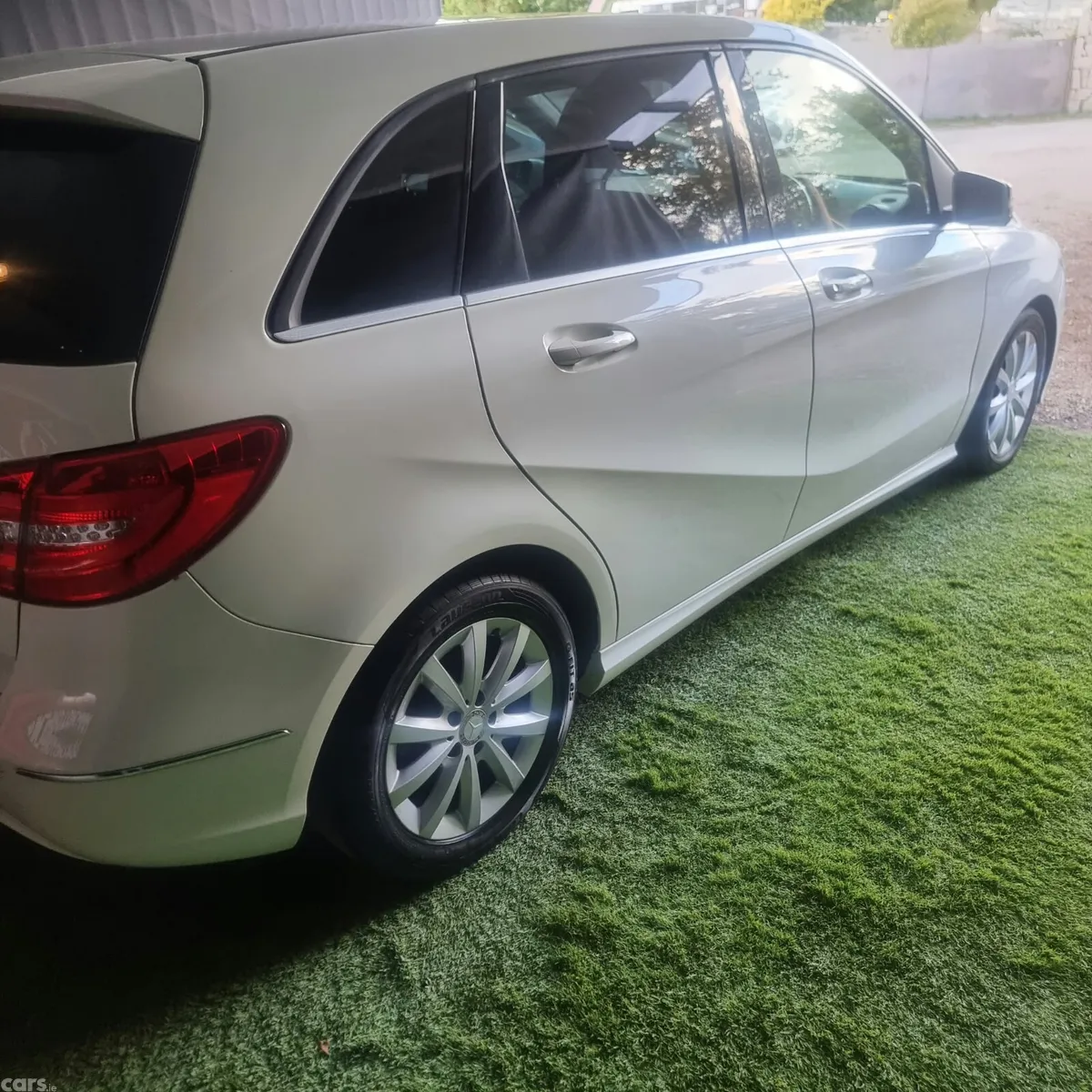 Mercedes-Benz B-Class Hatchback, Petrol, 2014, White
