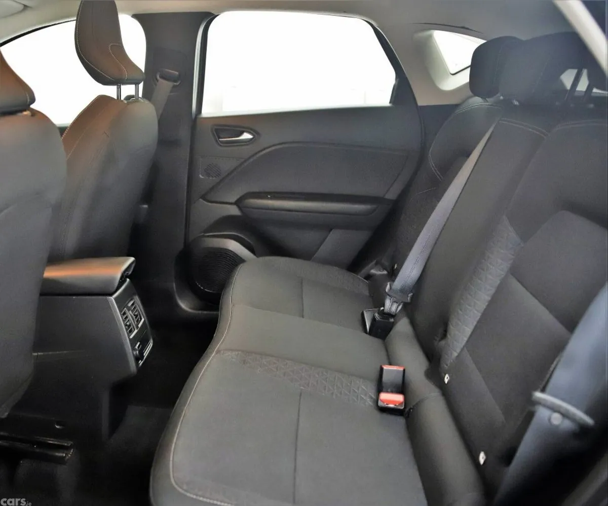 Renault Captur SUV, Petrol, 2024, Grey