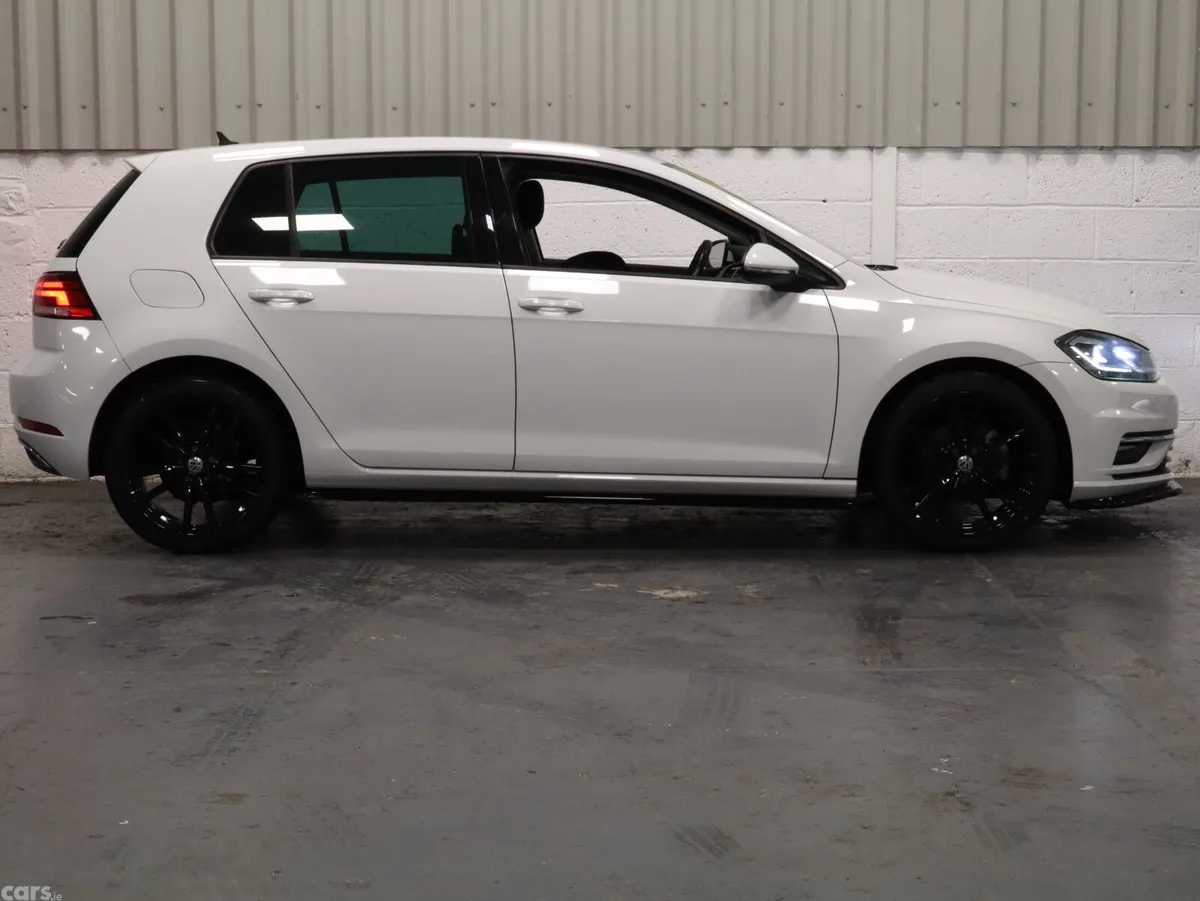 Volkswagen Golf Hatchback, Petrol, 2018, White