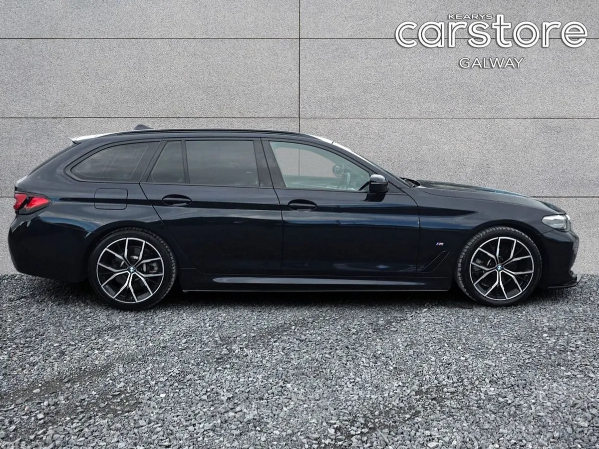 BMW 5-Series Estate, Diesel, 2023, Black