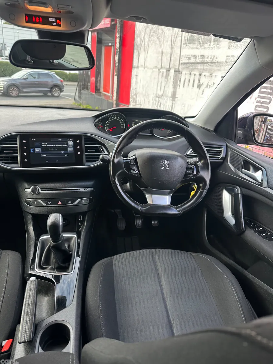 Peugeot 308 Hatchback, Diesel, 2016, Blue