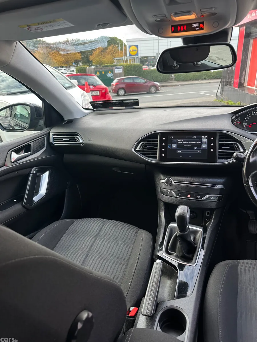 Peugeot 308 Hatchback, Diesel, 2016, Blue